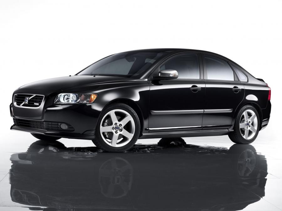  Volvo S40 R-Design 2008 года  (фото 3 из 18)
